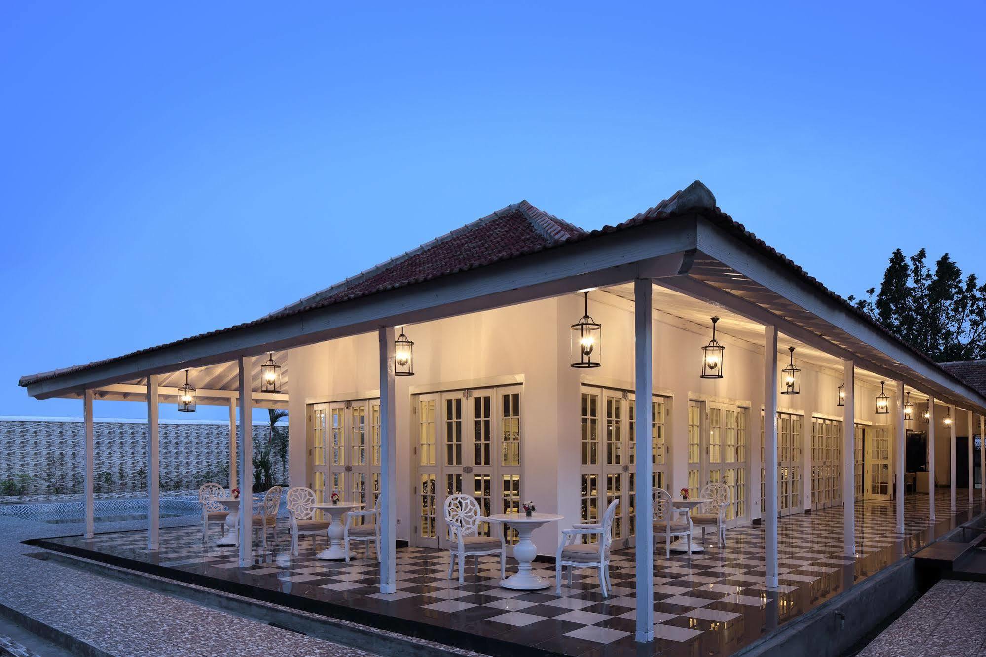 Menumbing Heritage Hotel Pangkal Pinang Exterior photo
